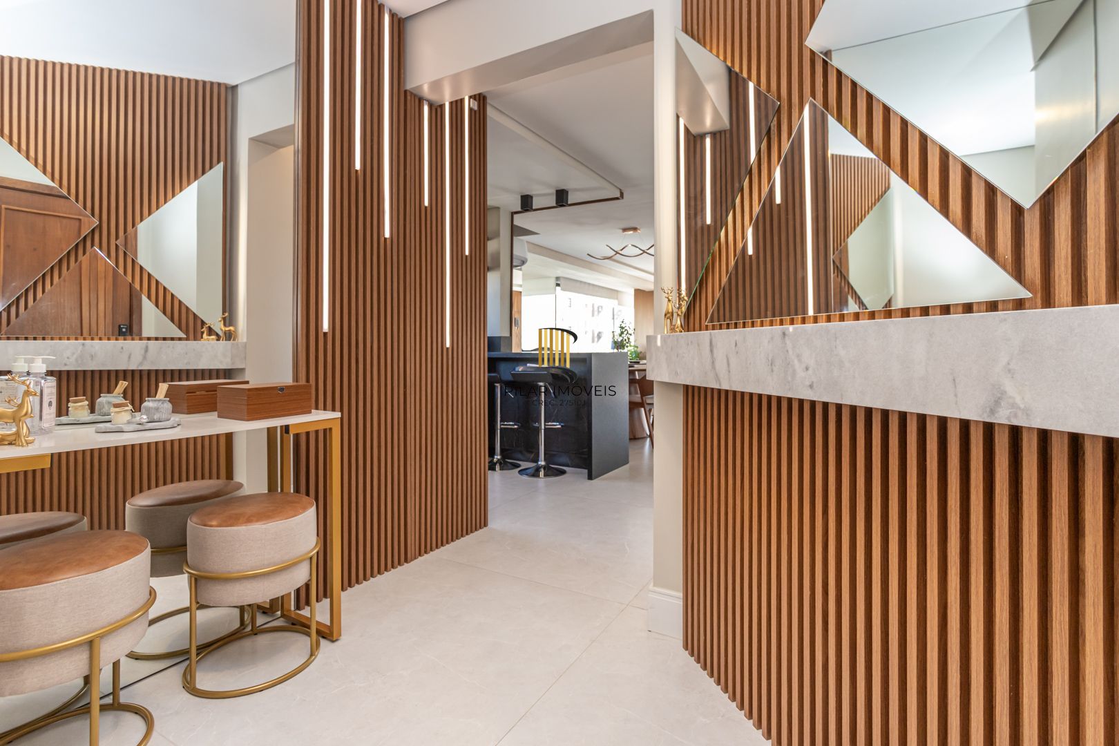 APARTAMENTO 3 SUÍTES E 2 VAGAS DE GARAGEM NO BAIRRO RIO BRANCO - PORTO ALEGRE/RS