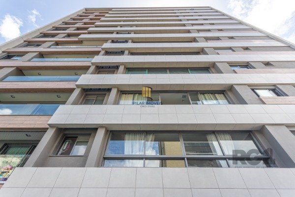 APARTAMENTO DE 02 DORMITÓRIOS SENDO 02 SUÍTES, NO BAIRRO AUXILIADORA EM PORTO ALEGRE/RS