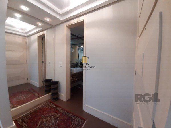 APARTAMENTO 3 DORMITÓRIOS, SENDO 1 SUÍTE MASTER, NO BAIRRO MOINHOS DE VENTO EM PORTO ALEGRE/RS