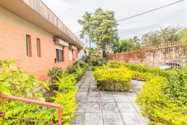 Casa para Venda - 408m², 3 dormitórios, sendo 3 suites, 4 vagas - Chácara das Pedras