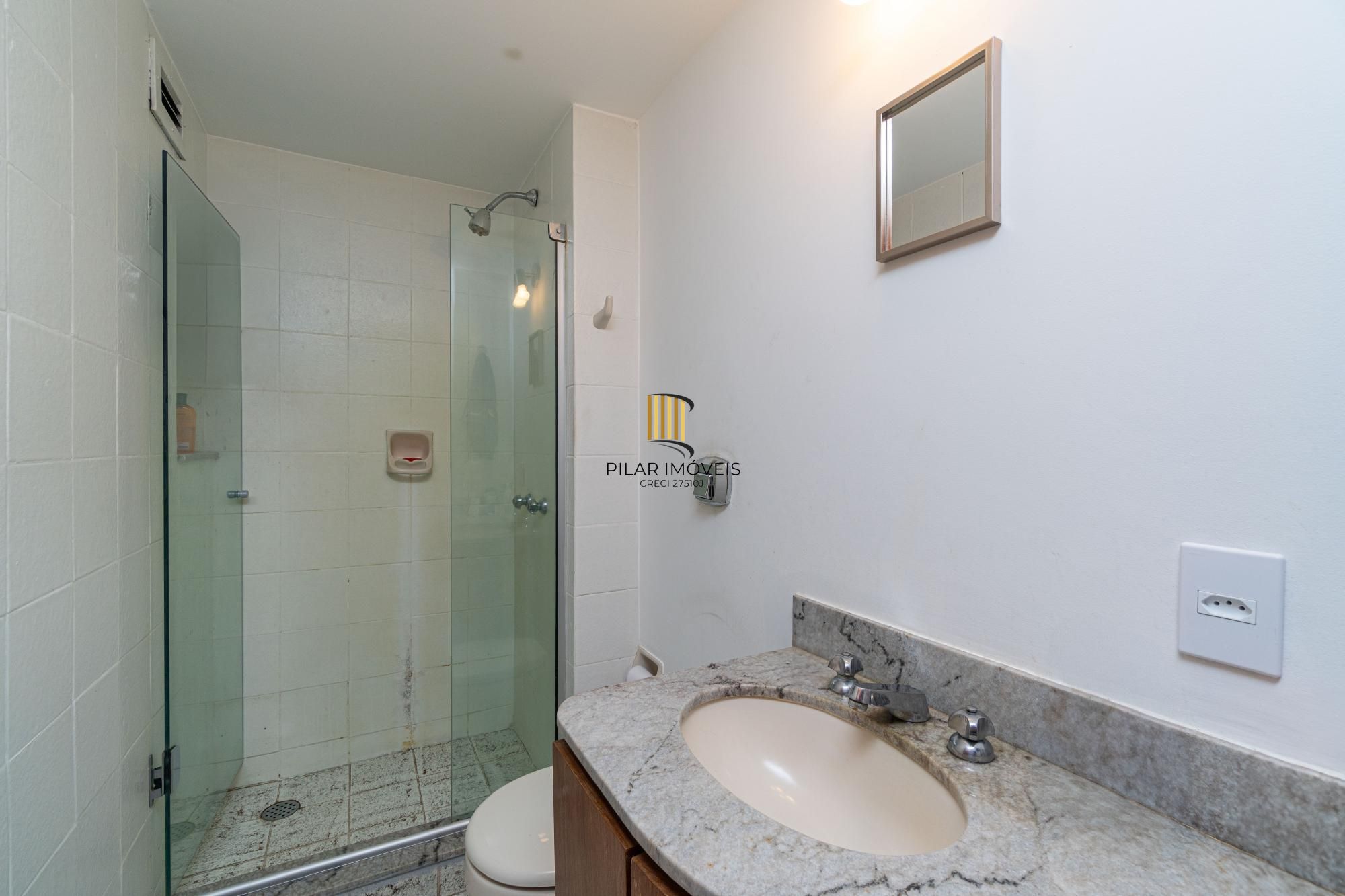 APARTAMENTO DE 3 DORMITÓRIOS, SENDO 1 SUÍTE, NO BAIRRO MONT'SERRAT EM PORTO ALEGRE/RS