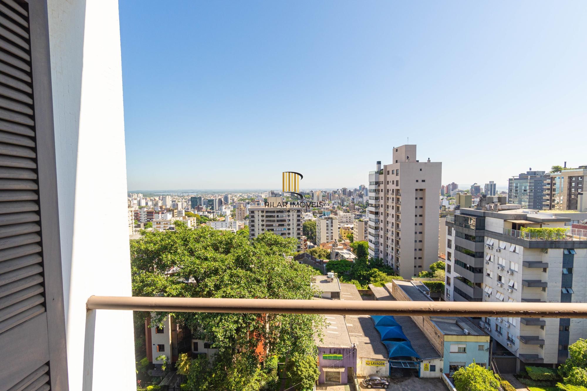 APARTAMENTO DE 3 DORMITÓRIOS, SENDO 1 SUÍTE, NO BAIRRO MONT'SERRAT EM PORTO ALEGRE/RS