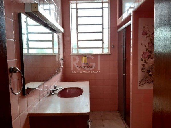 Terreno para Venda - 228m², 3 dormitórios, sendo 1 suites, 2 vagas - Menino Deus