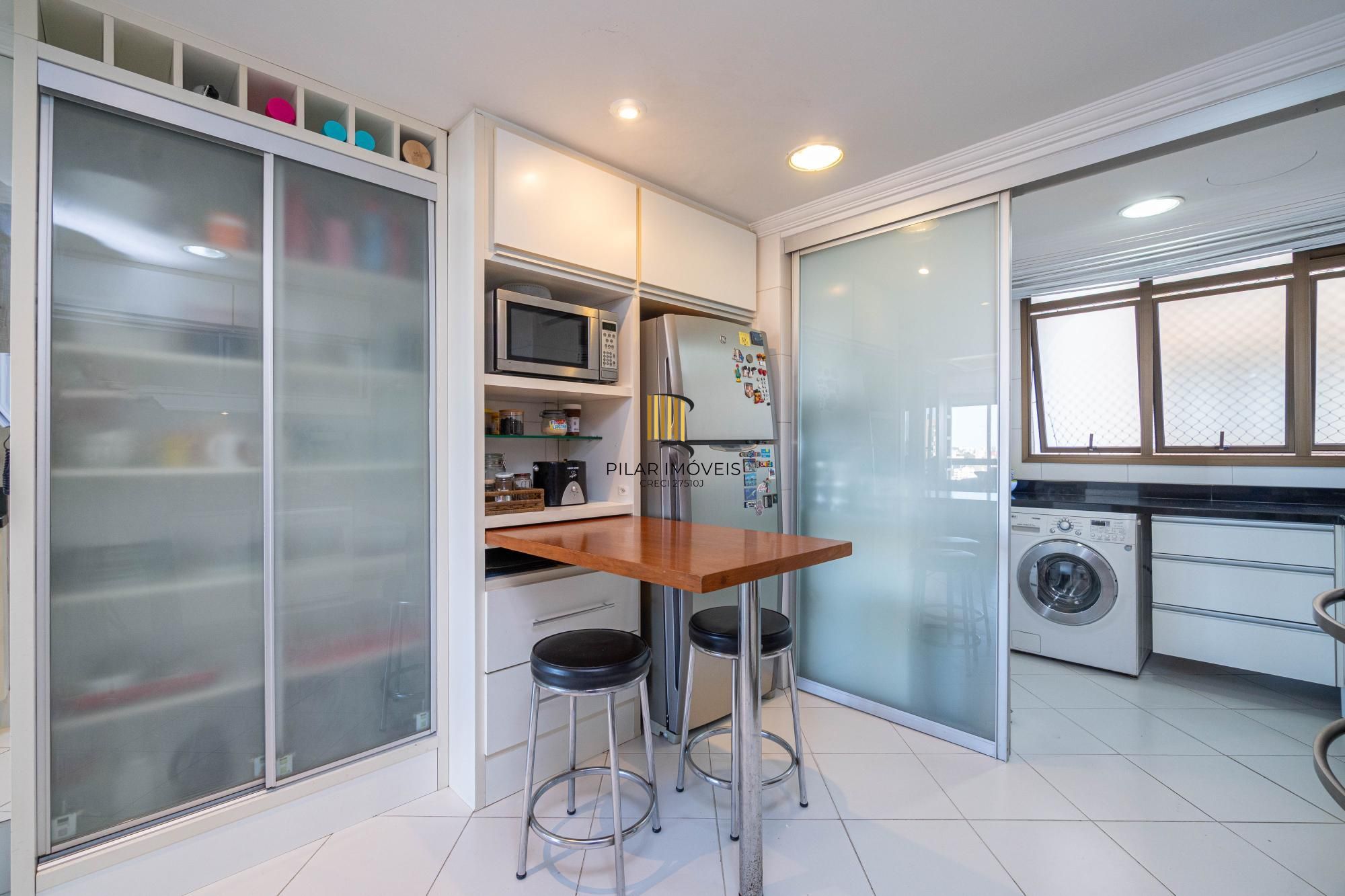 Apartamento com 3 dormitórios sendo 3 suítes no bairro Auxiliadora - POA/RS