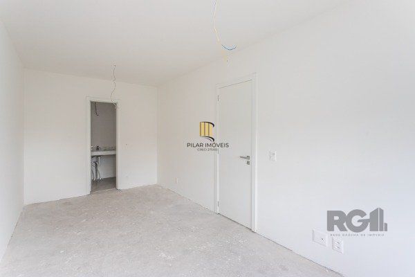 APARTAMENTO DE 03 DORMITÓRIOS SENDO 03 SUÍTES, NO BAIRRO AUXILIADORA - PORTO ALEGRE/RS