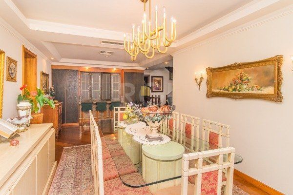 Cobertura para Venda - 351m², 2 dormitórios, sendo 1 suites, 3 vagas - Petrópolis
