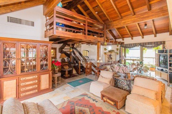 Cobertura para Venda - 351m², 2 dormitórios, sendo 1 suites, 3 vagas - Petrópolis