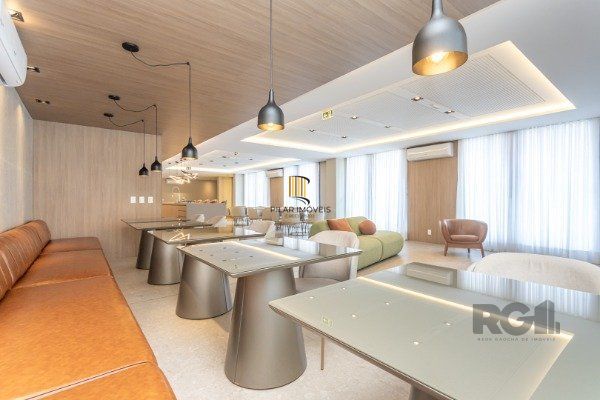 APARTAMENTO DE 02 DORMITÓRIOS SENDO 02 SUÍTES, NO BAIRRO AUXILIADORA EM PORTO ALEGRE/RS
