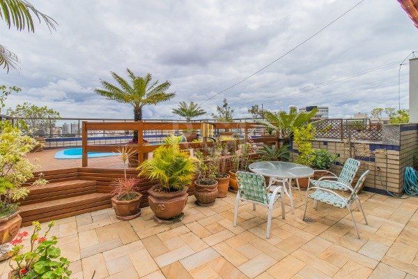 Cobertura para Venda - 351m², 2 dormitórios, sendo 1 suites, 3 vagas - Petrópolis