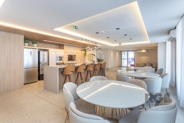 APARTAMENTO DE 02 DORMITÓRIOS SENDO 02 SUÍTES, NO BAIRRO AUXILIADORA EM PORTO ALEGRE/RS