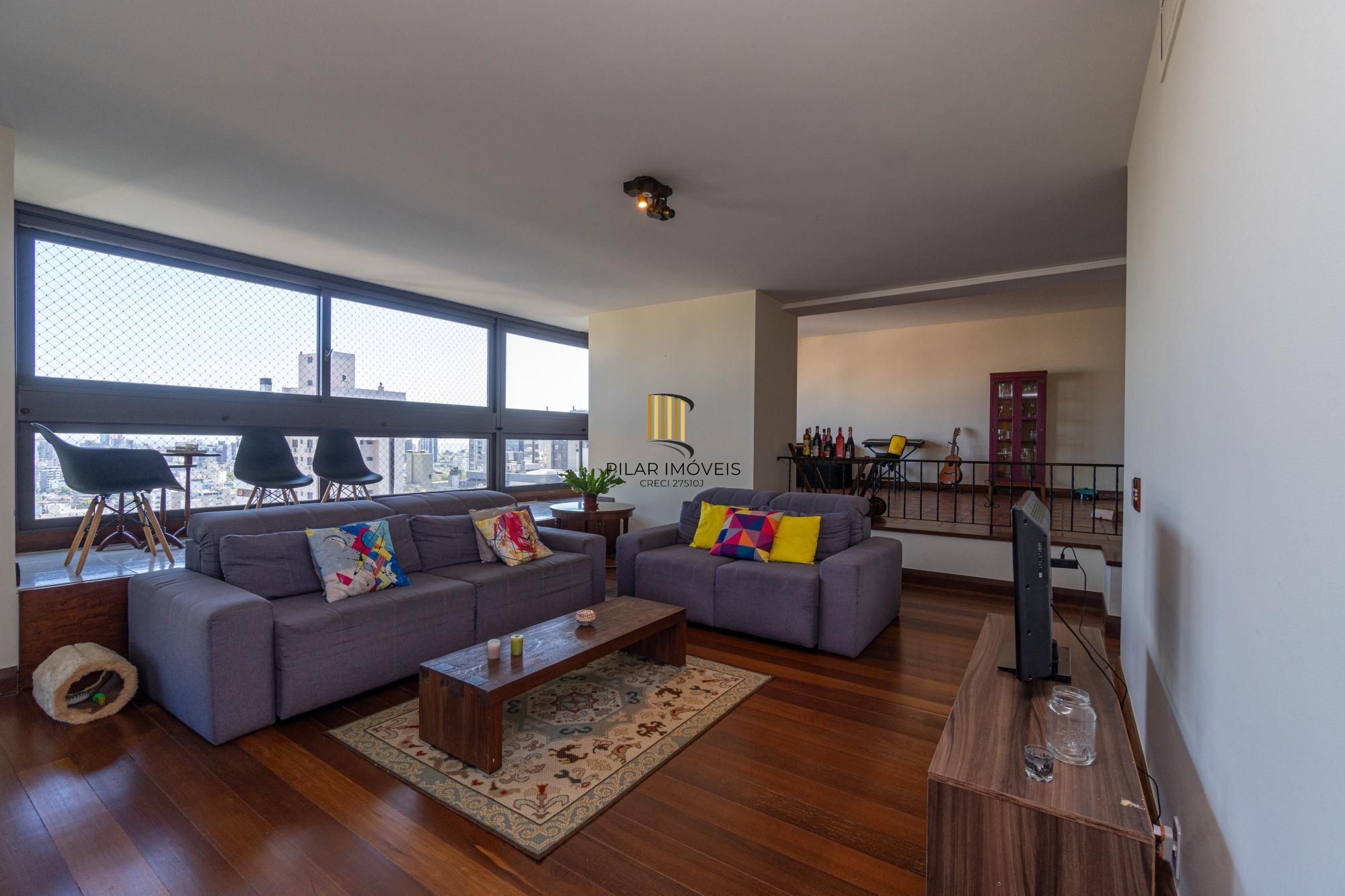 APARTAMENTO DE 3 DORMITÓRIOS, SENDO 1 SUÍTE, NO BAIRRO MONT'SERRAT EM PORTO ALEGRE/RS