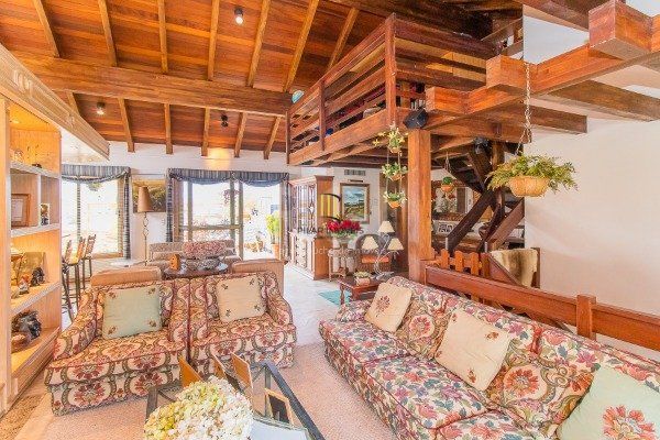Cobertura para Venda - 351m², 2 dormitórios, sendo 1 suites, 3 vagas - Petrópolis