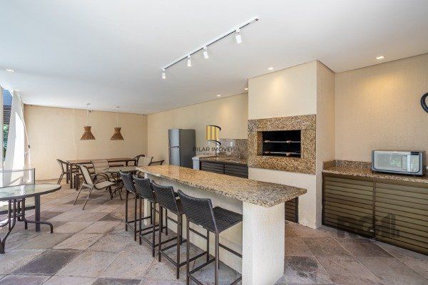 Apartamento de 3 dormitórios (sendo 3 suítes)bem localizado, no bairro Auxiliadora em Porto Alegre-RS.