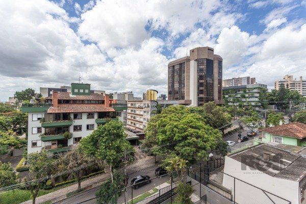 APARTAMENTO DE 03 DORMITÓRIOS SENDO 03 SUÍTES, NO BAIRRO AUXILIADORA - PORTO ALEGRE/RS