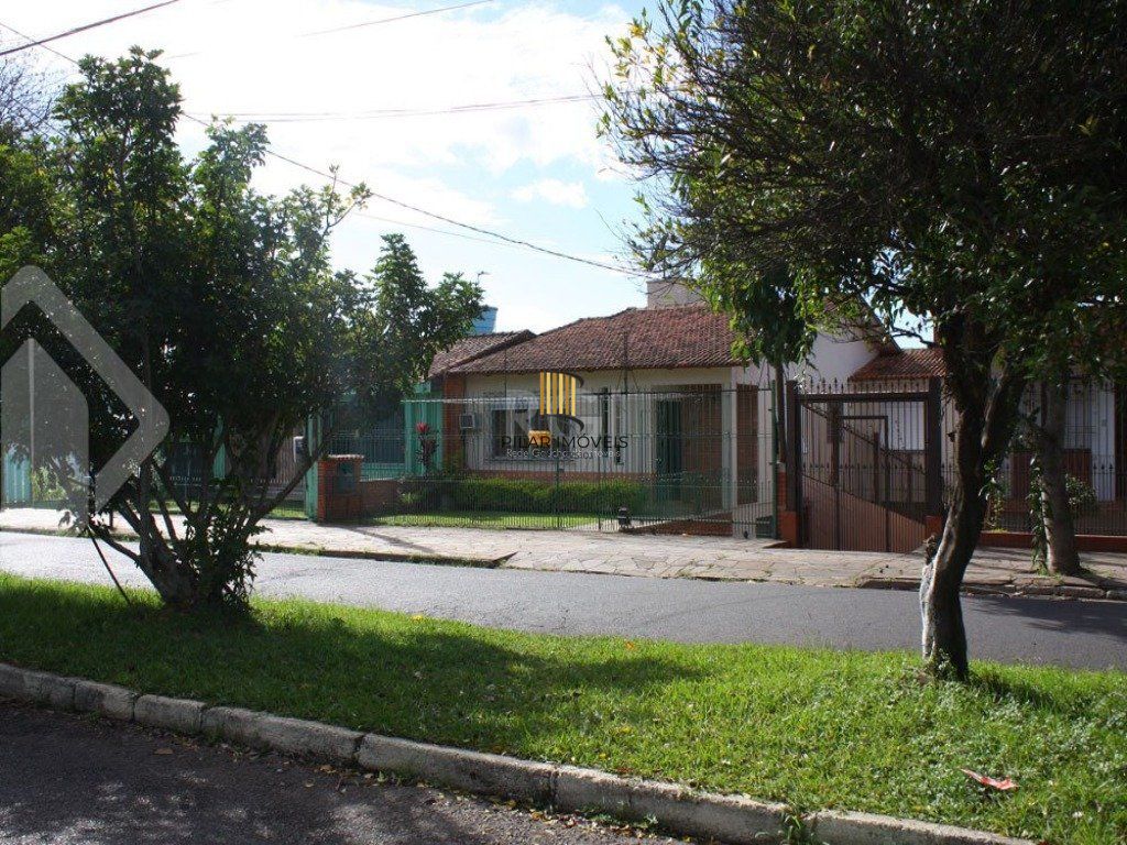 Casa para Venda - 246.24m², 5 dormitórios, sendo 1 suites, 4 vagas - Rubem Berta