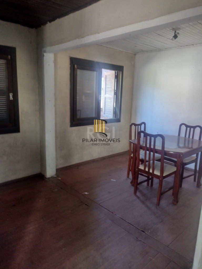 Casa 2 dormitórios no bairro Jardim Carvalho