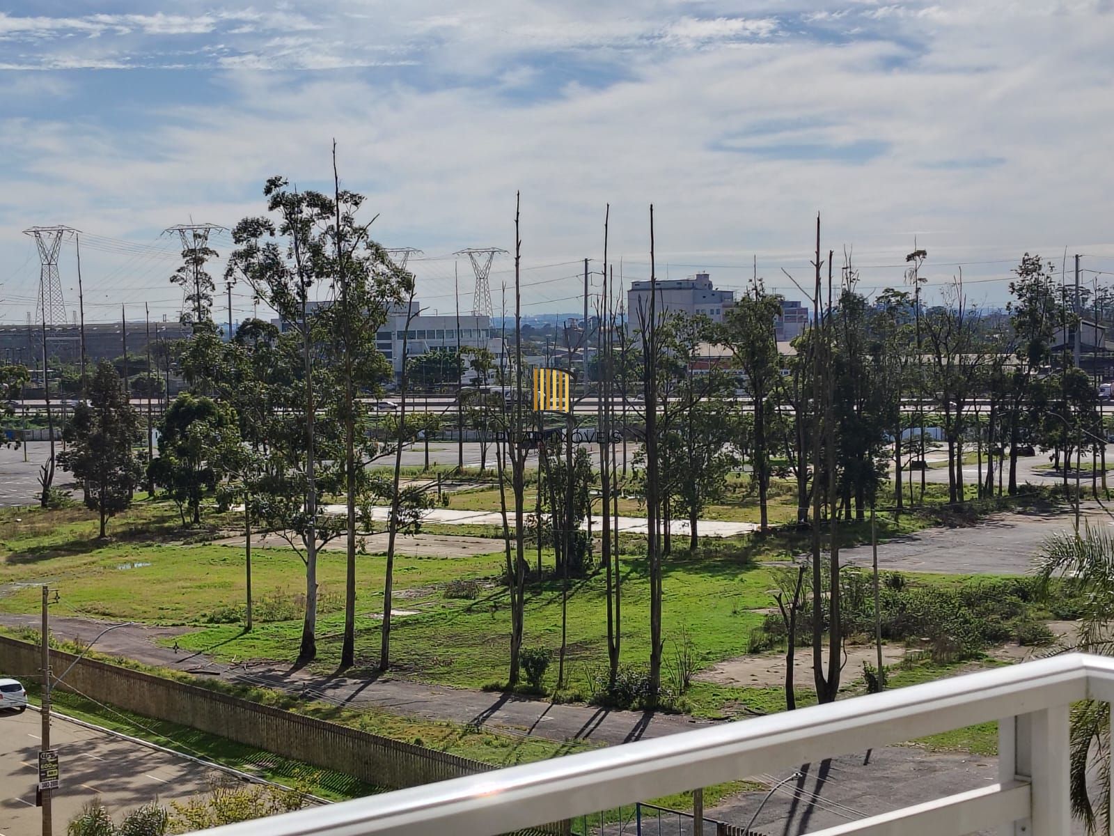 Lindo apartamento, vista panorâmica, sacada, churrasqueira, ensolarado