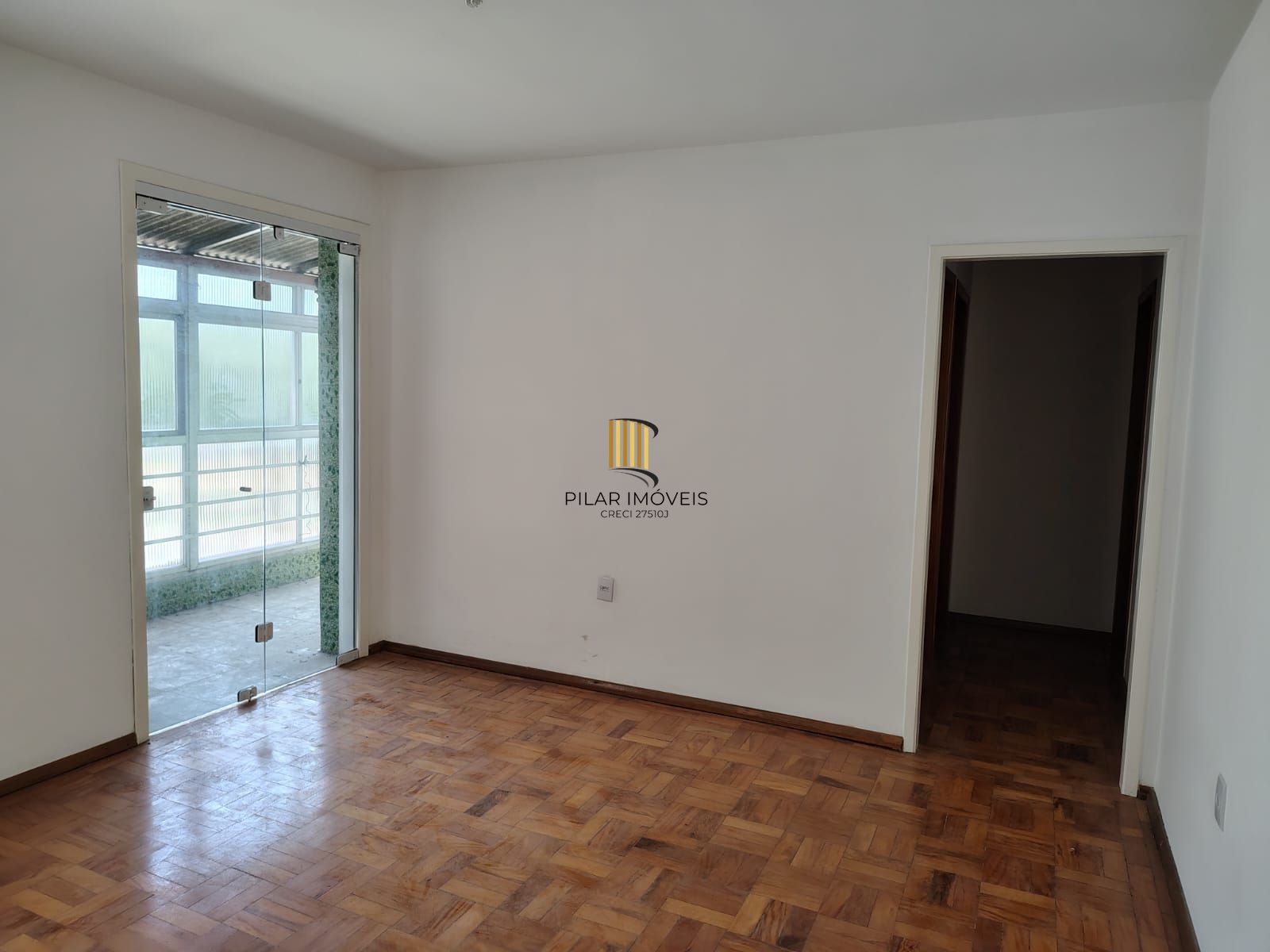 Lindo 2Dormitórios Dependência de Empregada Desocupado Sacada com Churrasqueira Privativa