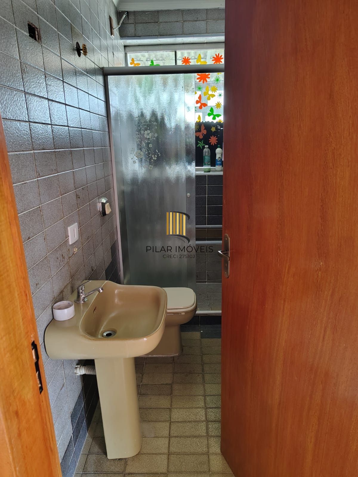 Lindo 2Dormitórios Dependência de Empregada Desocupado Sacada com Churrasqueira Privativa