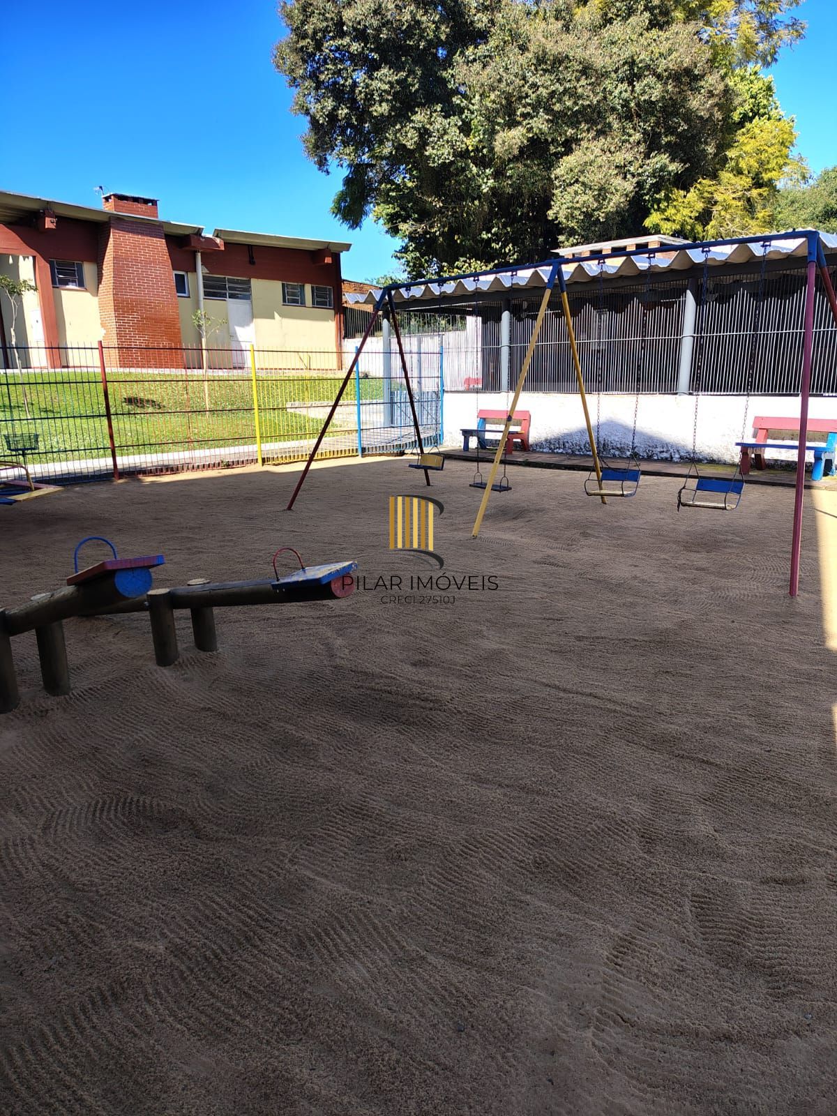 Apartamento 2 Dormitórios com estacionamento