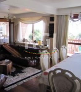 Casa para Venda - 800m², 4 dormitórios, sendo 3 suites, 6 vagas - Vila Conceição