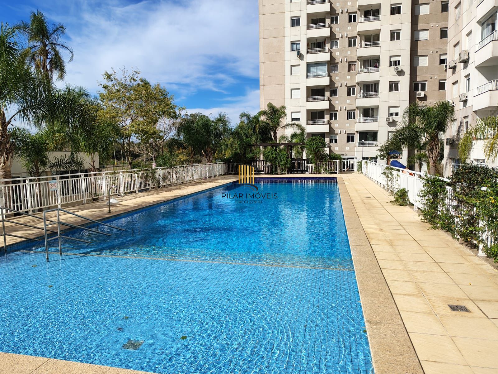 Lindo apartamento, vista panorâmica, sacada, churrasqueira, ensolarado
