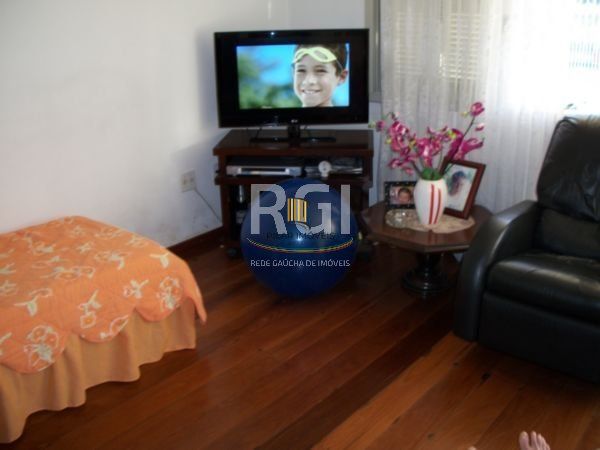 Casa para Venda - 185m², 3 dormitórios, 3 vagas - Santa Maria Goretti