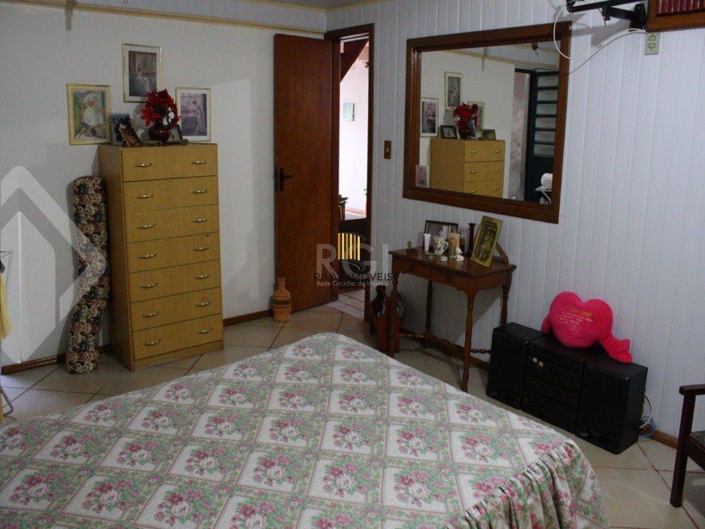 Casa para Venda - 246.24m², 5 dormitórios, sendo 1 suites, 4 vagas - Rubem Berta