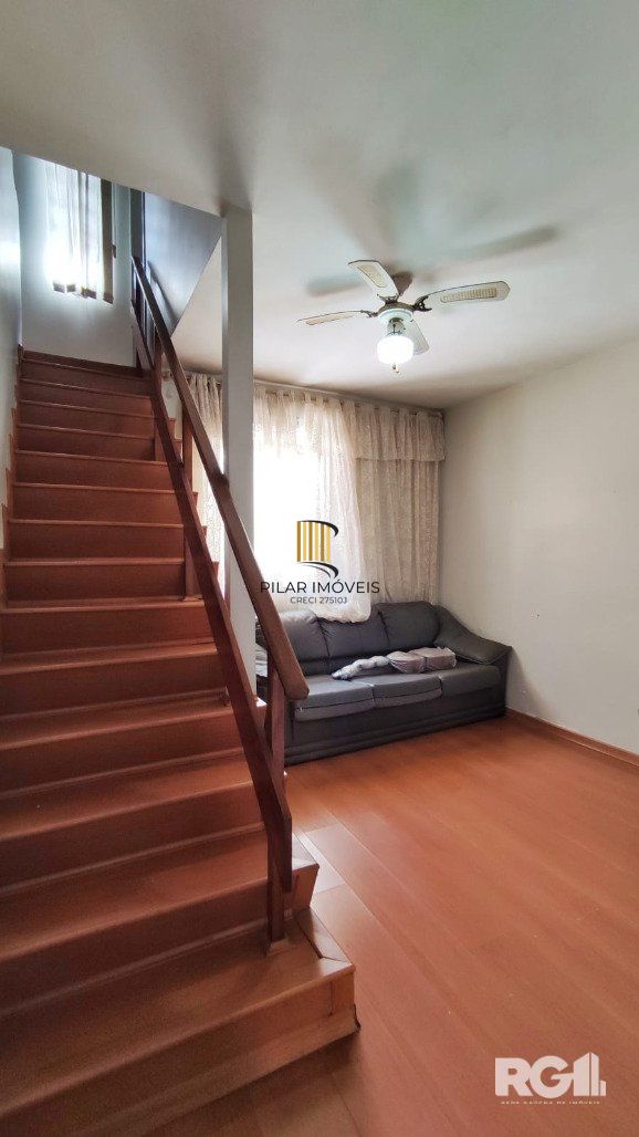 Casa com 160m², 3 dormitórios no bairro Sarandí em Porto Alegre.