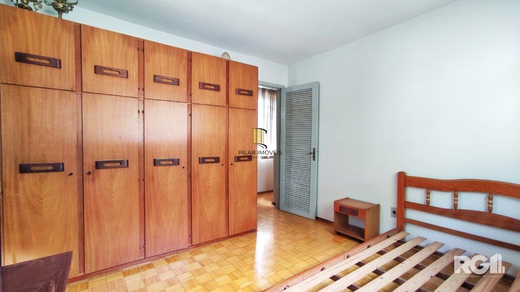 Casa com 160m², 3 dormitórios no bairro Sarandí em Porto Alegre.