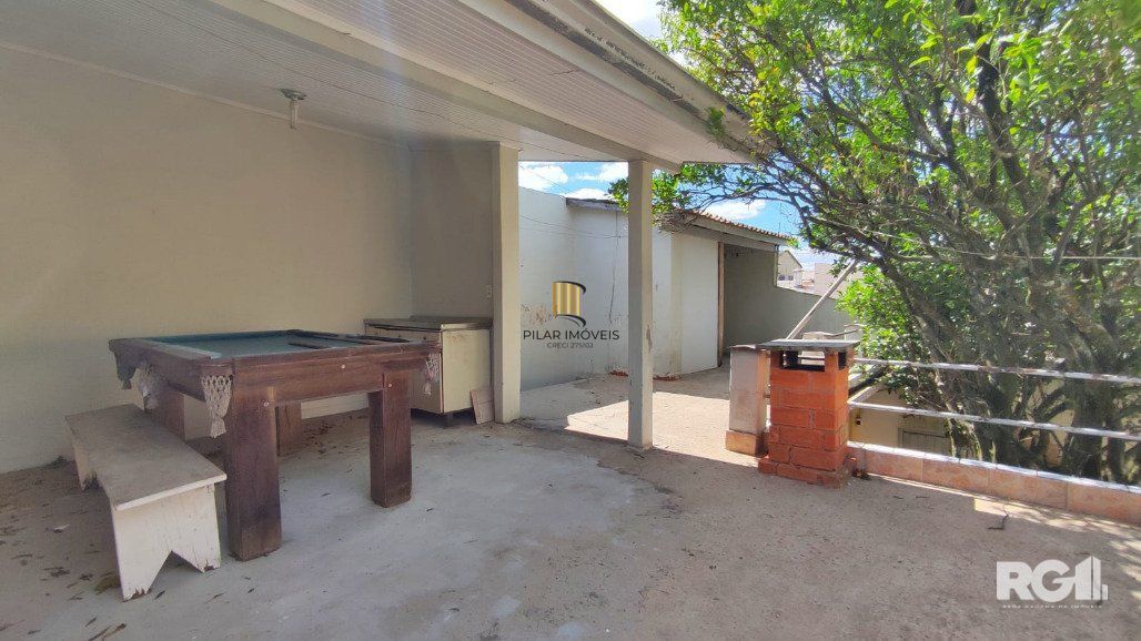 Casa com 160m², 3 dormitórios no bairro Sarandí em Porto Alegre.