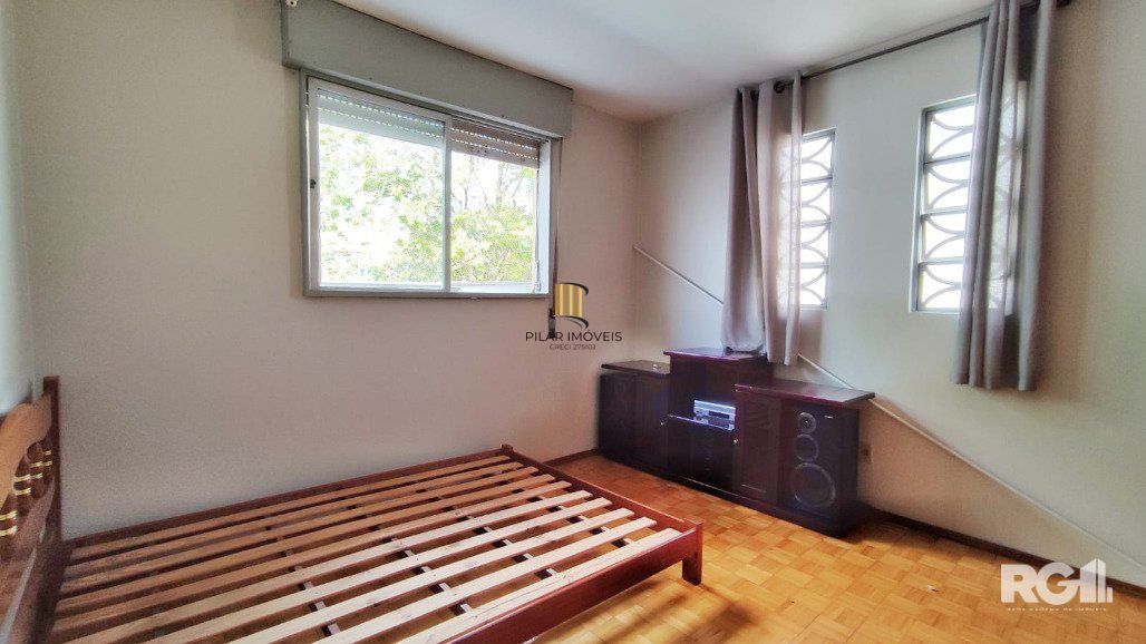 Casa com 160m², 3 dormitórios no bairro Sarandí em Porto Alegre.