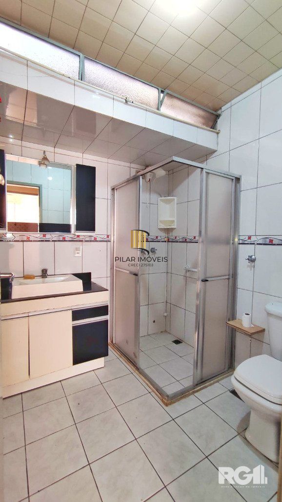 Casa com 160m², 3 dormitórios no bairro Sarandí em Porto Alegre.