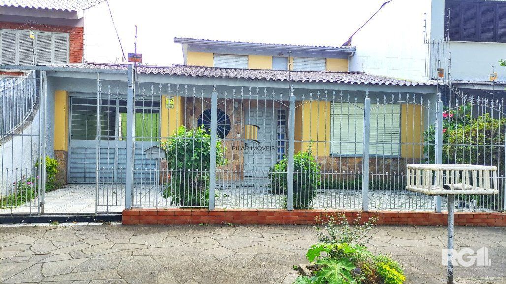 Casa com 160m², 3 dormitórios no bairro Sarandí em Porto Alegre. - Pilar Imóveis