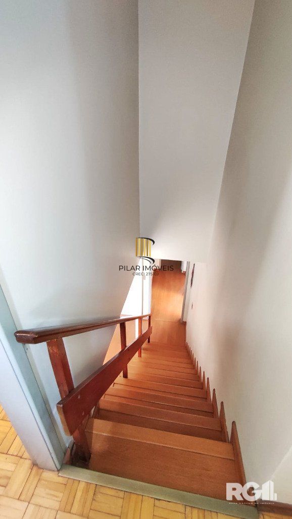 Casa com 160m², 3 dormitórios no bairro Sarandí em Porto Alegre.