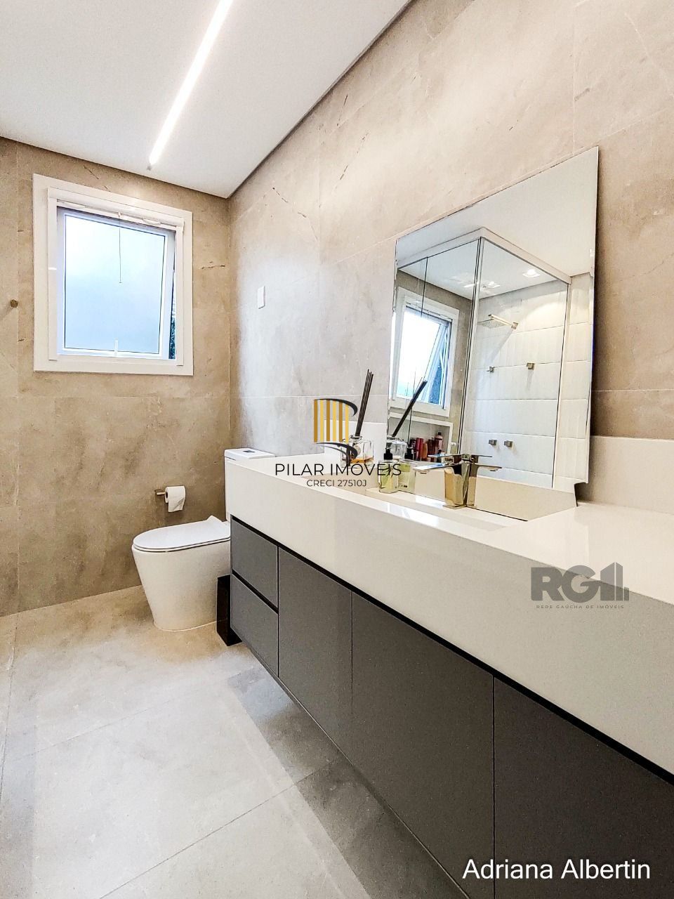Casa Condominio para Venda - 287.21m², 3 dormitórios, sendo 3 suites, 2 vagas - Alphaville