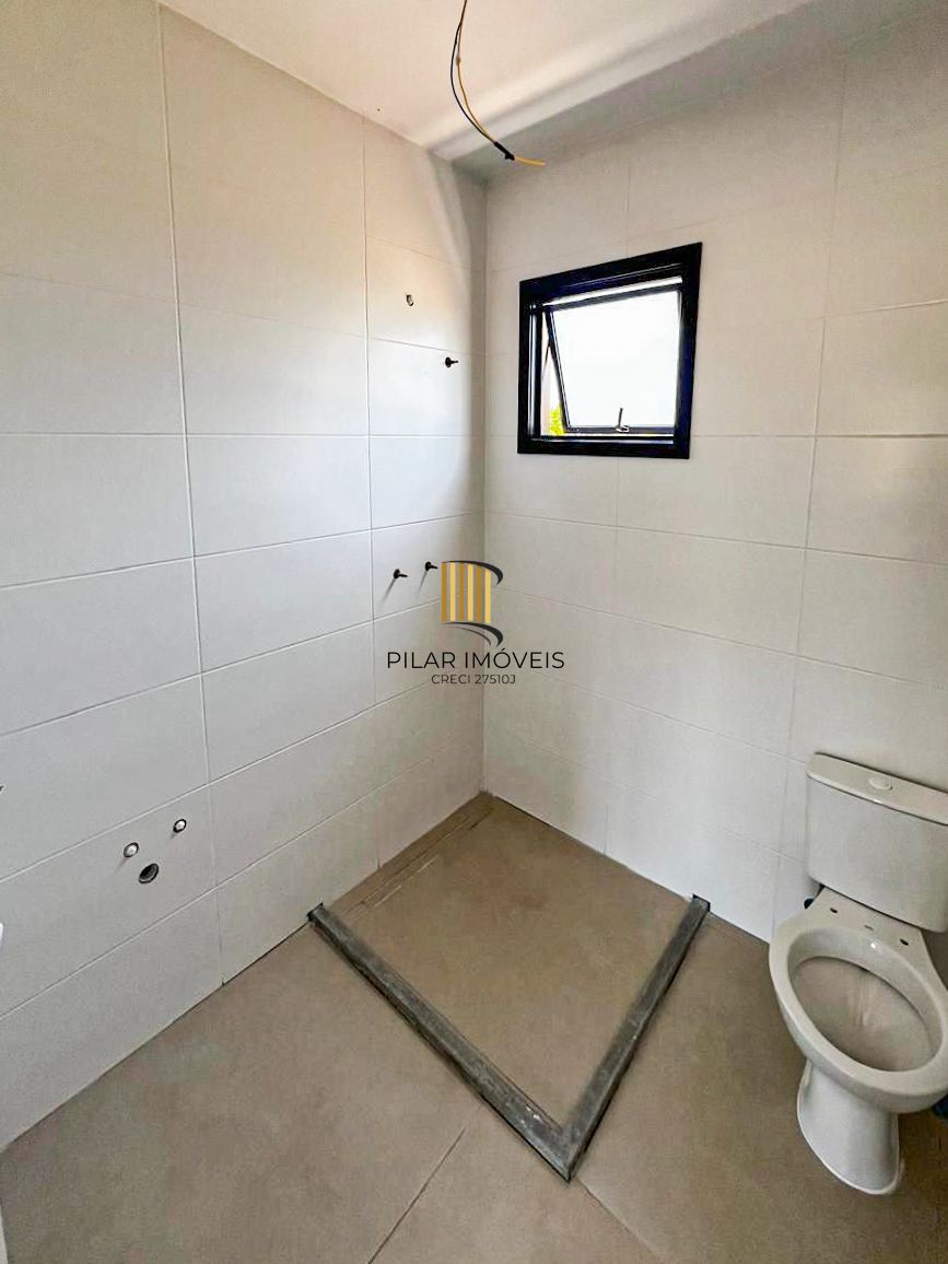 Casa térrea com 100m² privativo, em condomínio fechado na Estrada Jorge Pereira Nunes