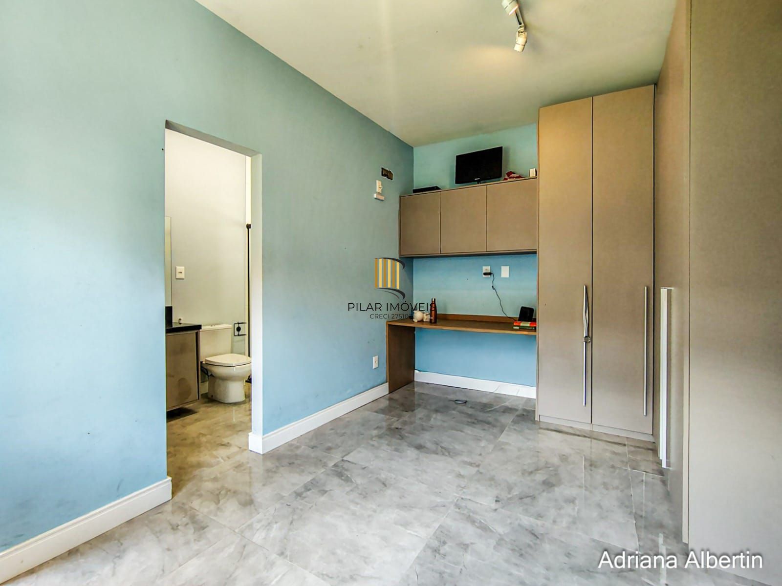 Casa térrea reformada com 5 suítes no Jardim Isabel, zona sul