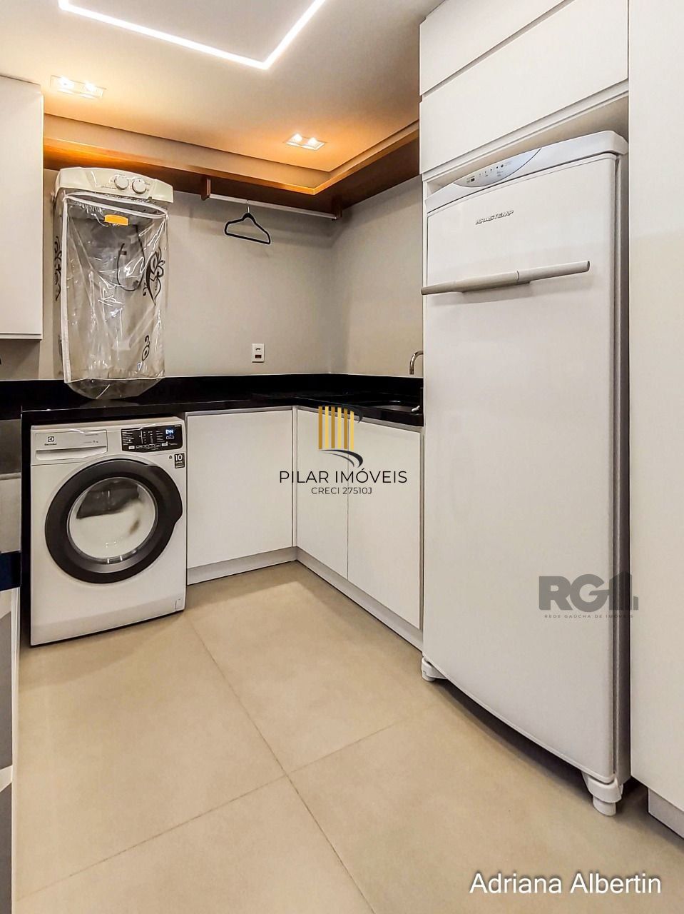 Casa Condominio para Venda - 287.21m², 3 dormitórios, sendo 3 suites, 2 vagas - Alphaville