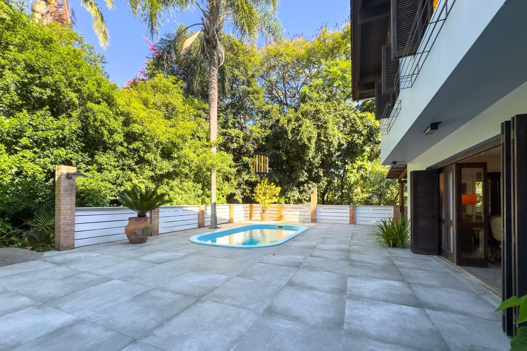 Casa no Parque Knorr com 3 dormitórios e piscina aquecida