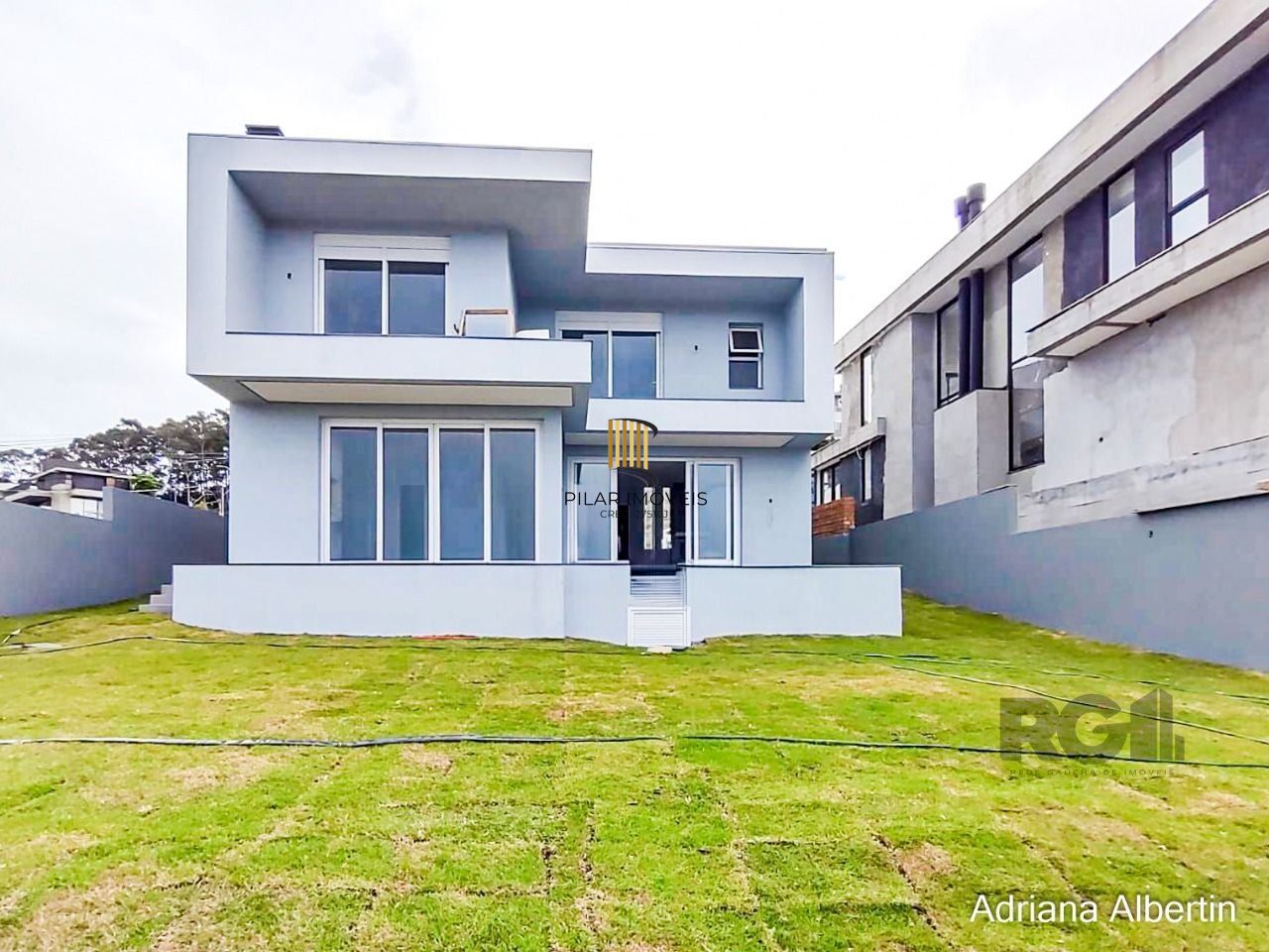 Casa de Condomínio 3 dormitórios no bairro Alphaville