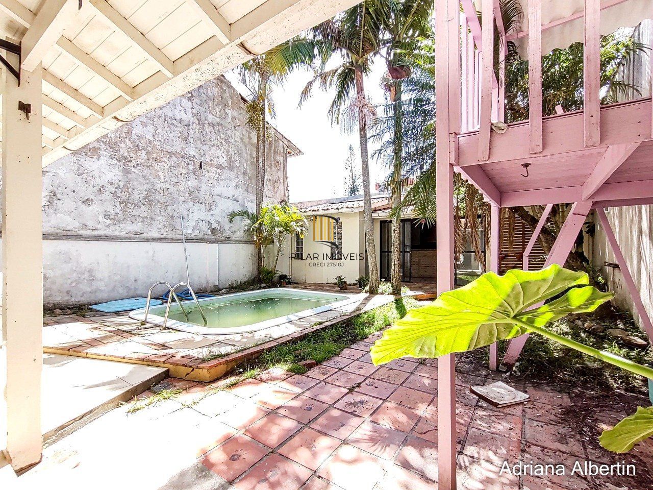 Casa 3 dormitórios no bairro Guarujá