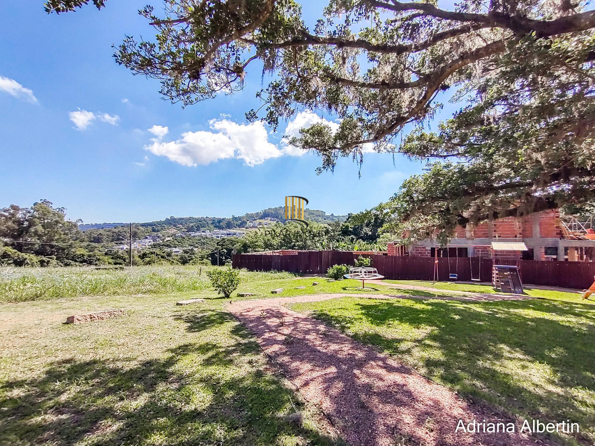 Casa térrea com 100m² privativo, em condomínio fechado na Estrada Jorge Pereira Nunes