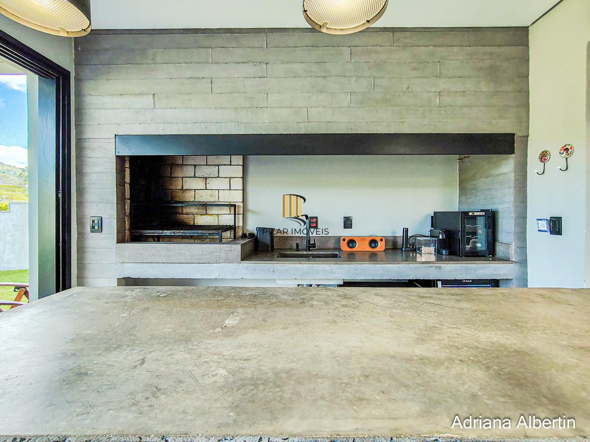 Casa em condomínio na Estrada das Três Meninas com 3 suítes