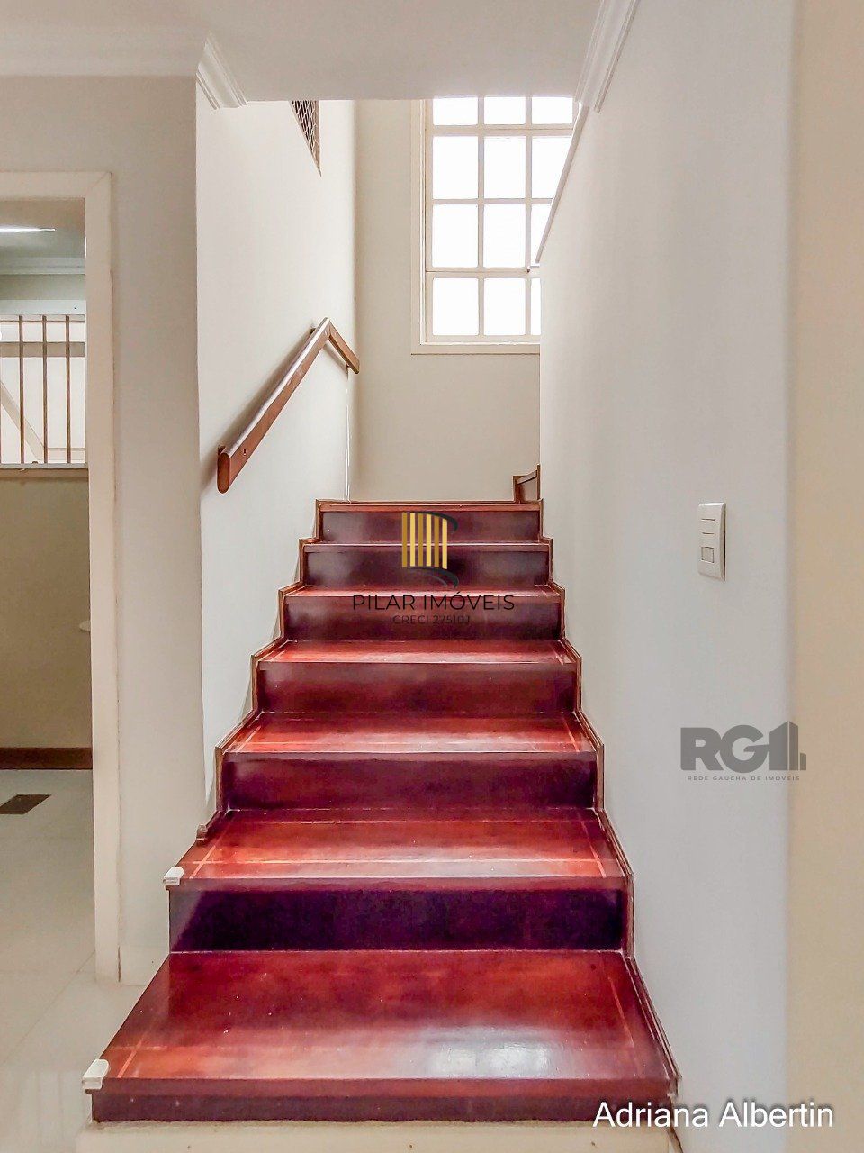 Casa 3 dormitórios no bairro Guarujá