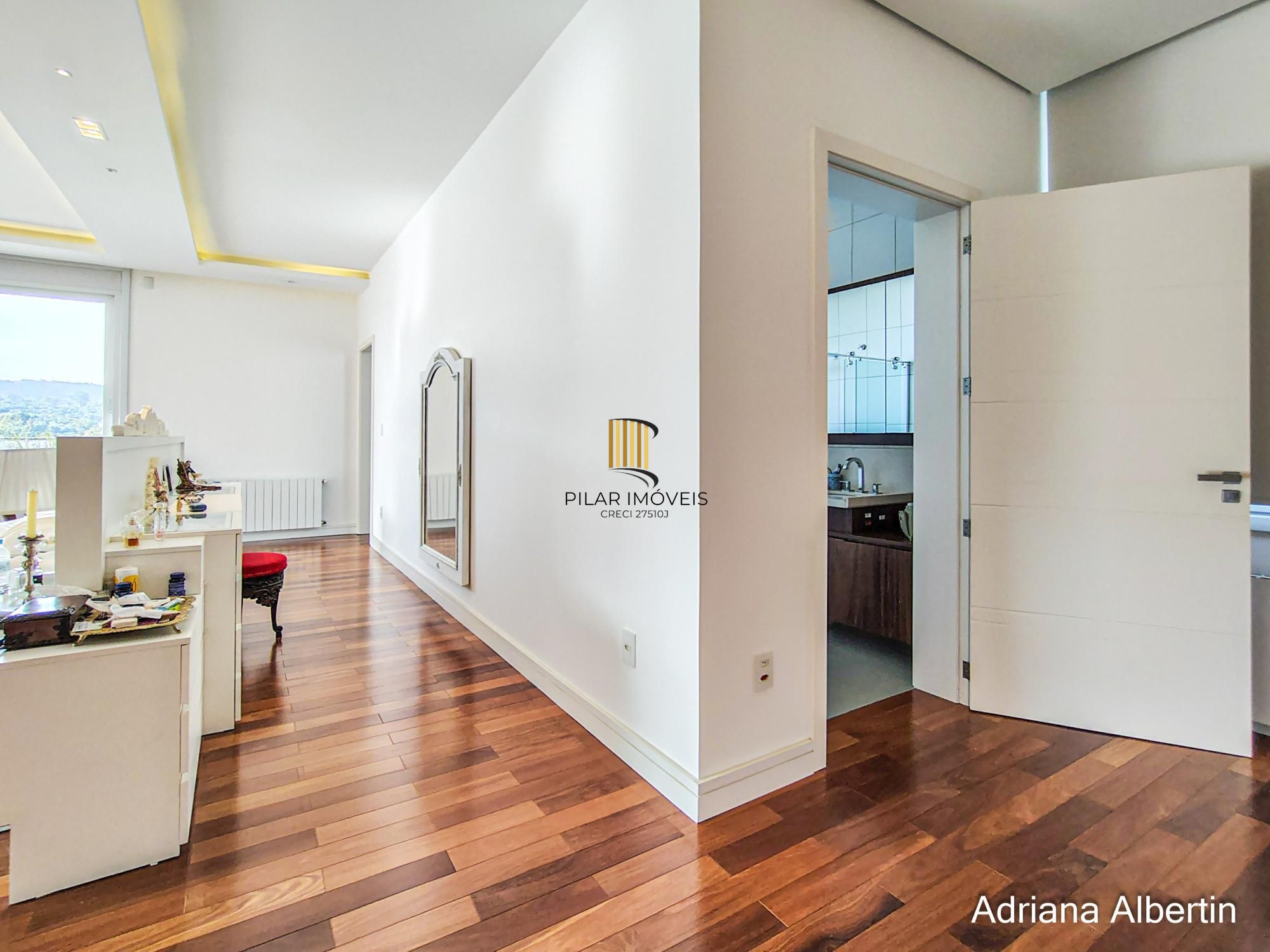 Casa com 660m² no Alphaville Porto Alegre para quem quer espaço, vista e personalidade — sem cair no padrão genérico