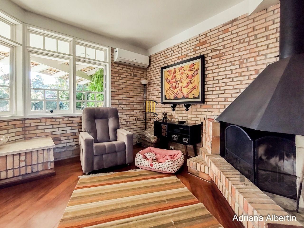 Casa 5 dormitórios no bairro Ipanema