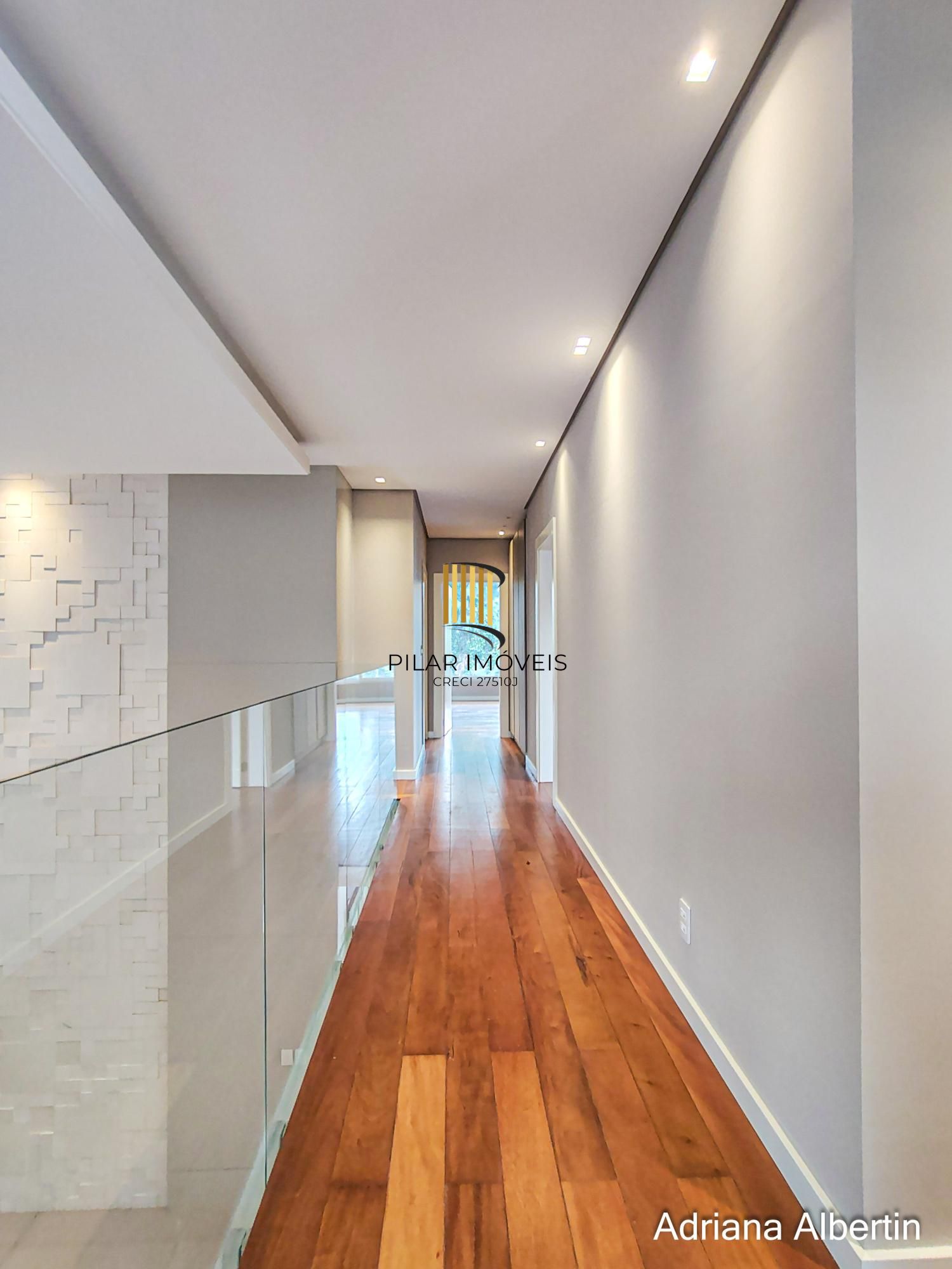 Casa com 400m² e 4 suítes