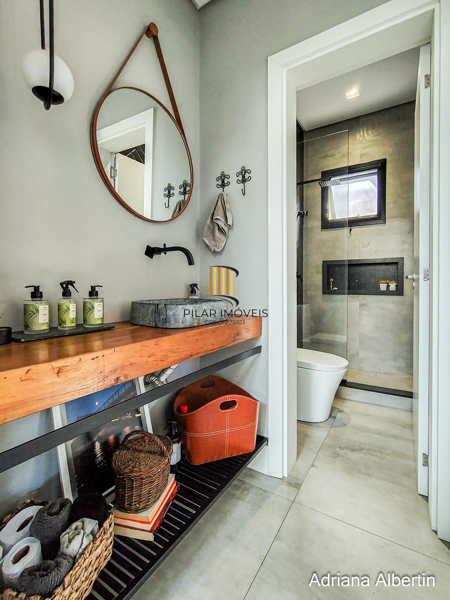 Casa em condomínio na Estrada das Três Meninas com 3 suítes