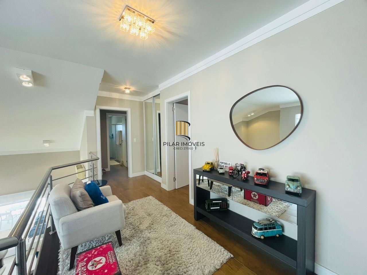 Casa de Condomínio 5 dormitórios no bairro Maristela